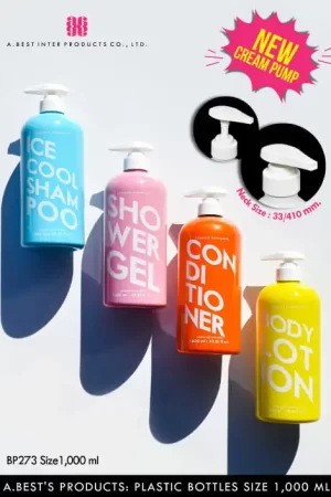 ขวดพลาสติก 1,000 ml สีฟ้า สีชมพู สีเหลือง สีส้ม หมุนคู่ปั๊มครีมใหม่ คอ 33/410 mm สีขาว มีพิมพ์ตัวหนังสือคำว่า shampoo, conditioner, shower cream และ lotionวางบนพื้นสีขาว