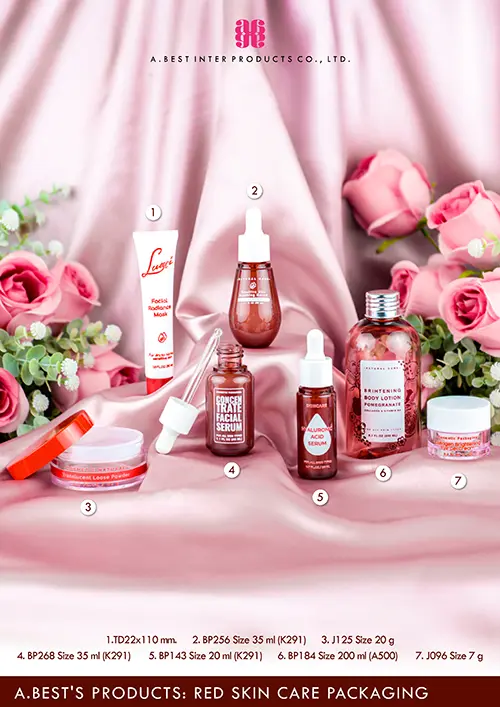 ชุดแพคเกจจิ้งทำสี ของเอ.เบสท์ อินเตอร์ โปรดักส์ จำกัด มีขวดดรอปเปอร์สีชมพูเข้ม 20 ml,35 ml ขวดบ่ามนก้นตัดสีชมพูเข้ม คู่ฝาเกลียวอลูมิเนียม 200ml หลอดโฟมสีขาว ฝาแดง กระปุกแป้งฝุ่น 20 g และกระปุกครีม 7 g วางบนผ้ามันสีชมพูมุก ที่มีดอกกุหลาบสีชมพูดแซมดอกไม้สีขาวเล็ก ซ้ายขวา ต้อนรับวันวาเลนไทน์